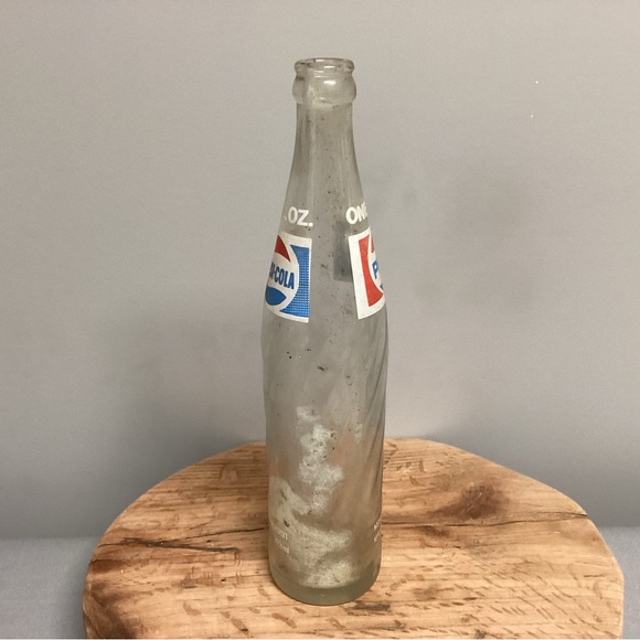 Vintage - 1980’s - 16oz Glass Pepsi-Cola Swirl Designed Bottle - Collectible - Picture 3 of 16